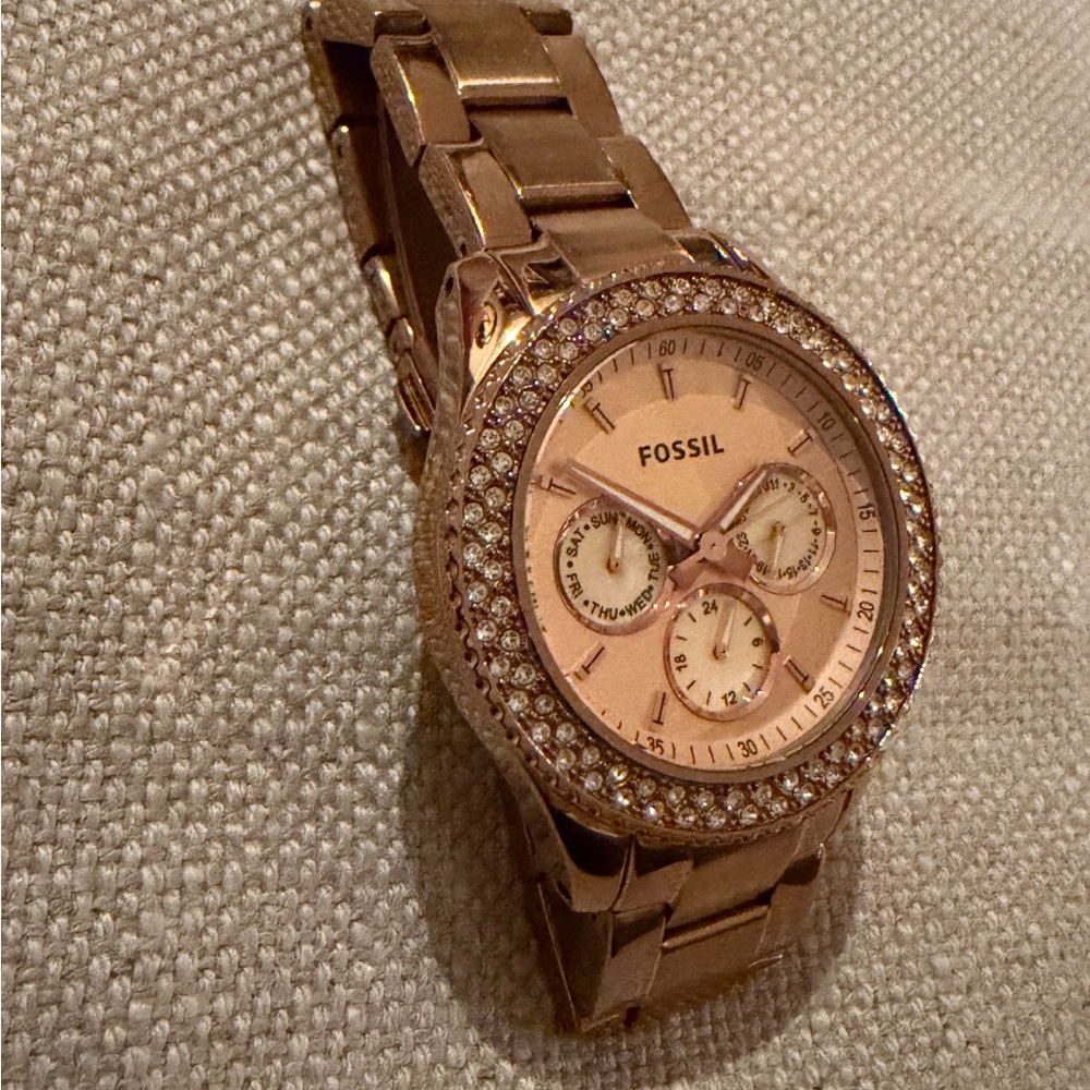 Fossil Women's Pink and Gold Watch